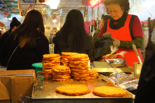 食い倒れ韓国旅行　広蔵市場“うまいもん通り”緑豆チヂミ